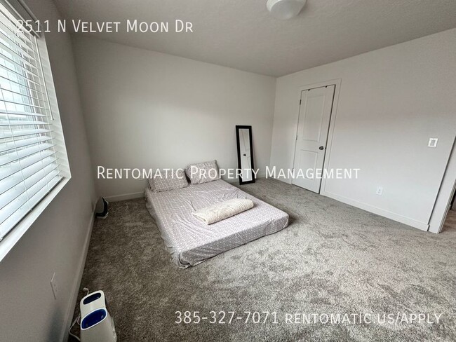 Building Photo - 2511 N Velvet Moon Dr