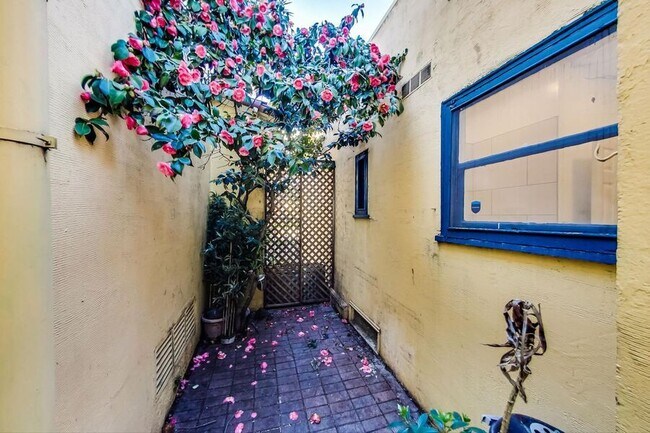 Building Photo - 297 MacArthur Blvd