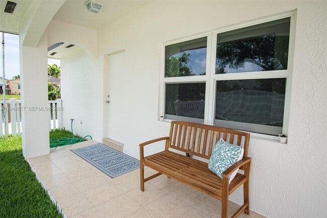 Building Photo - 4680 SW 35th Ave