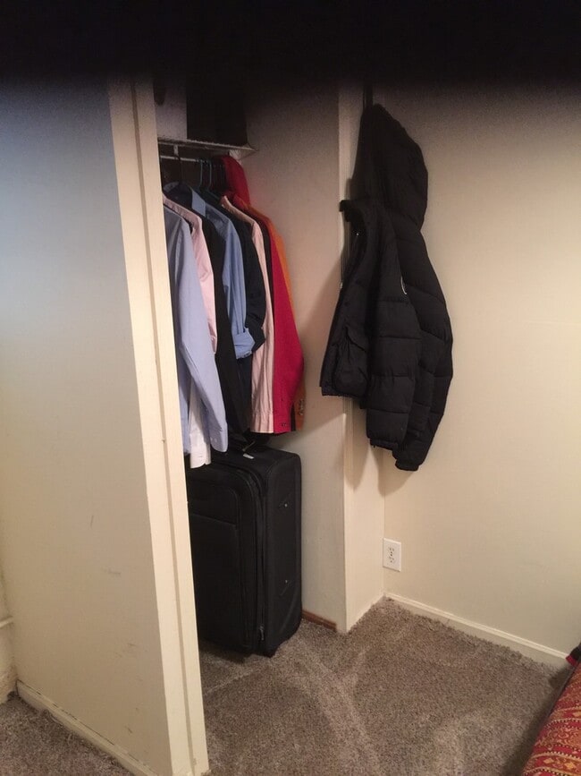Interior Photo - 5-1722