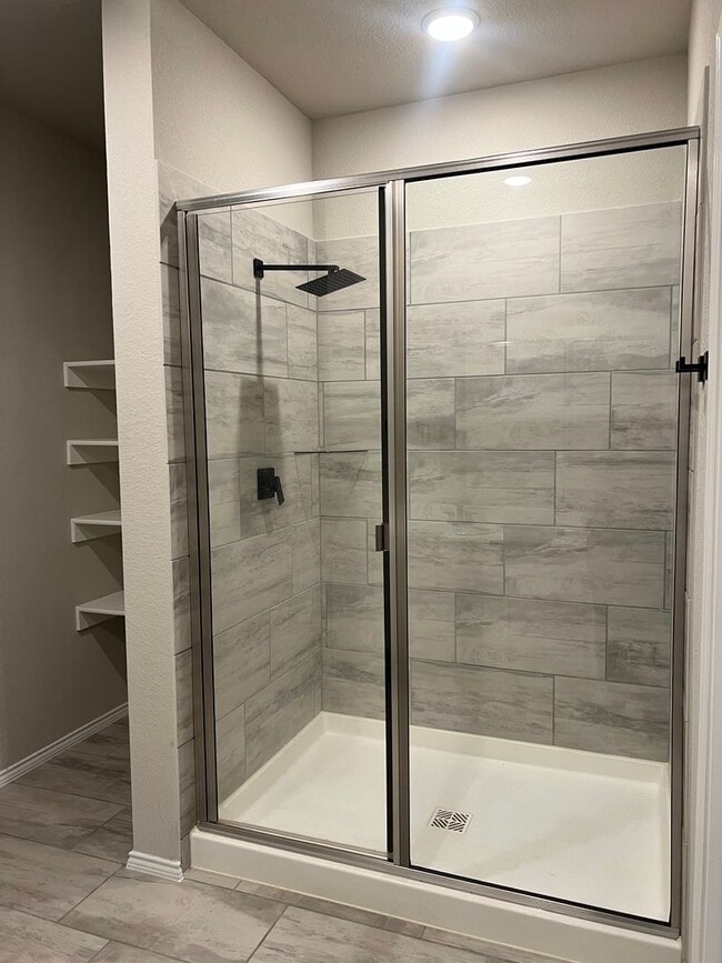 Building Photo - NEW 4 Bedroom in Joshua ISD. Move in special for the end of the year!