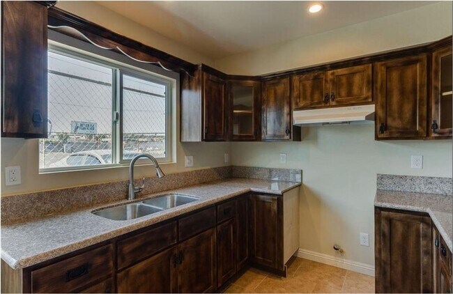 Building Photo - 88(1627)