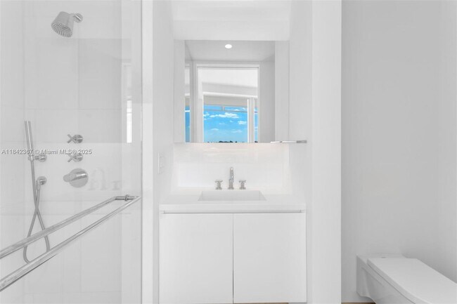 Building Photo - 9001 Collins Ave