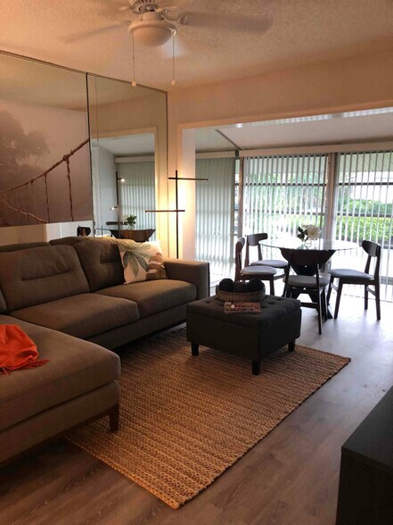 Building Photo - 1825 Cobia Dr