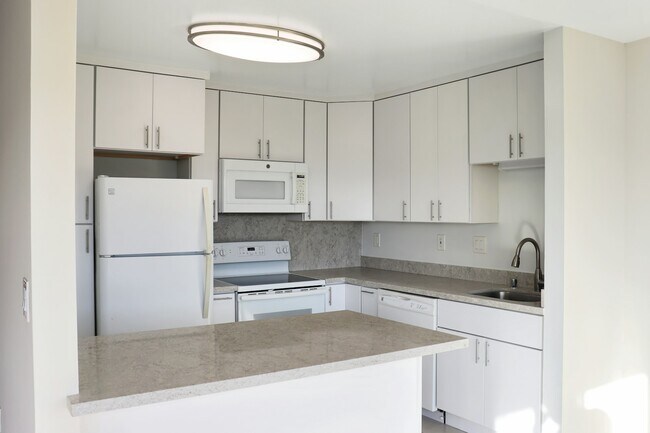 Building Photo - 99 Marinero Cir