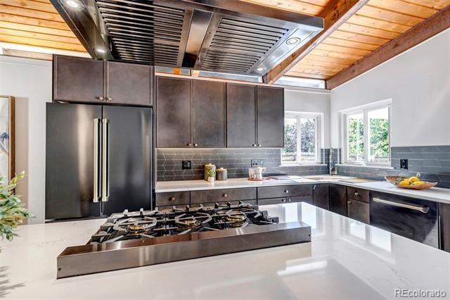 Building Photo - 2357 Grove St