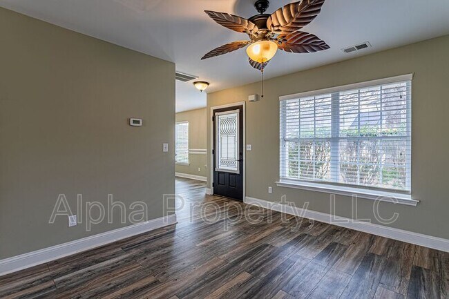 Building Photo - 208 Day Break Ct