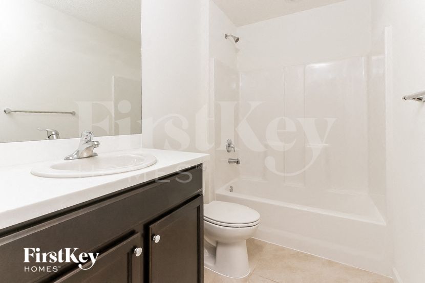 Building Photo - 1549 SW Fresno Rd