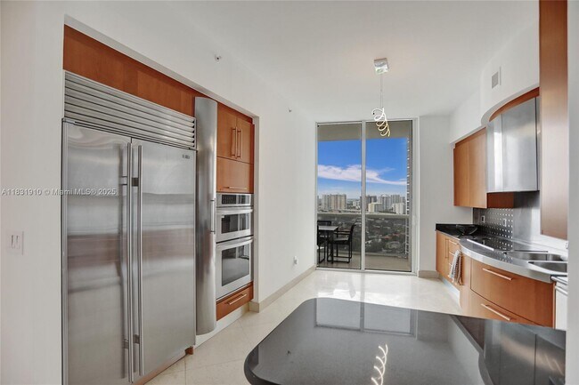 Building Photo - 18101 Collins Ave