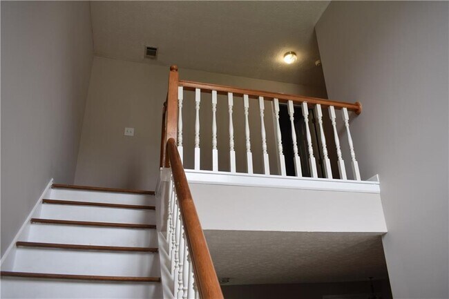 Building Photo - 610 Durham Ridge Dr NW