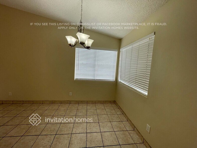 Building Photo - 7517 W Mercer Ln