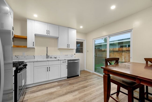 Building Photo - Beautiful newly renovated home available n...