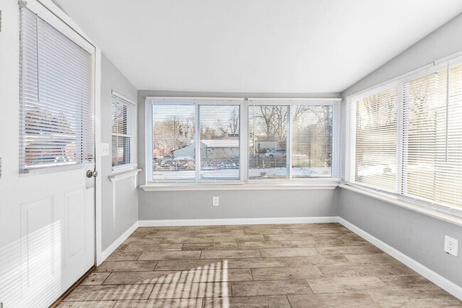 Building Photo - 21704 Jefferson St