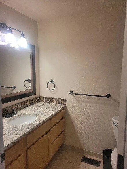 Building Photo - 6107 SW 163rd Pl