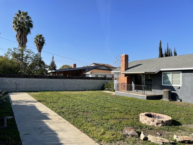 Building Photo - 2634 Balfour Ave