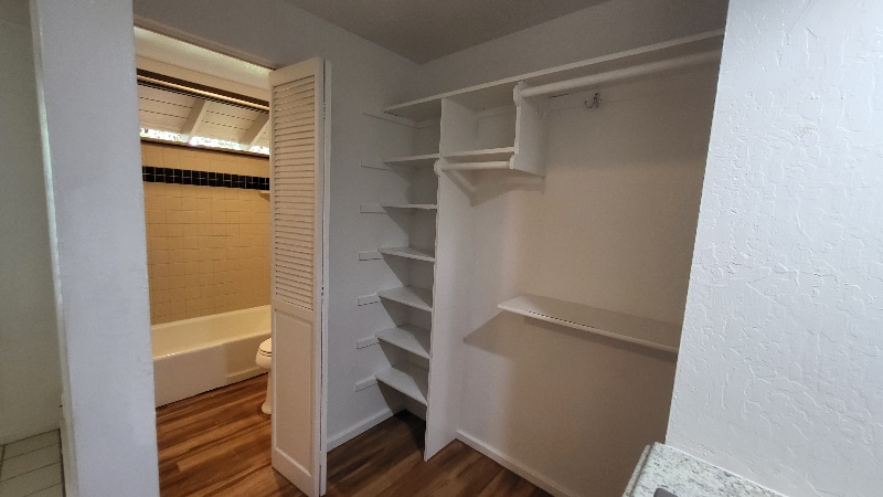 Building Photo - 555 La'aloa Ave