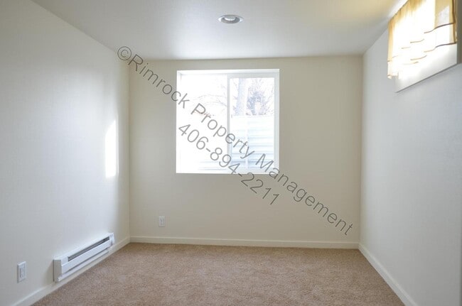 Building Photo - 3329 Poly Dr