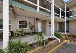 Building Photo - 1028 Apollo Beach Blvd