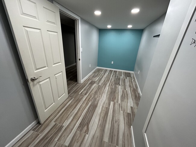 Building Photo - 6838 Moccasin St