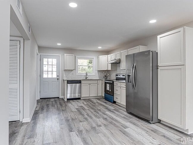 Building Photo - 19 Melville Rd