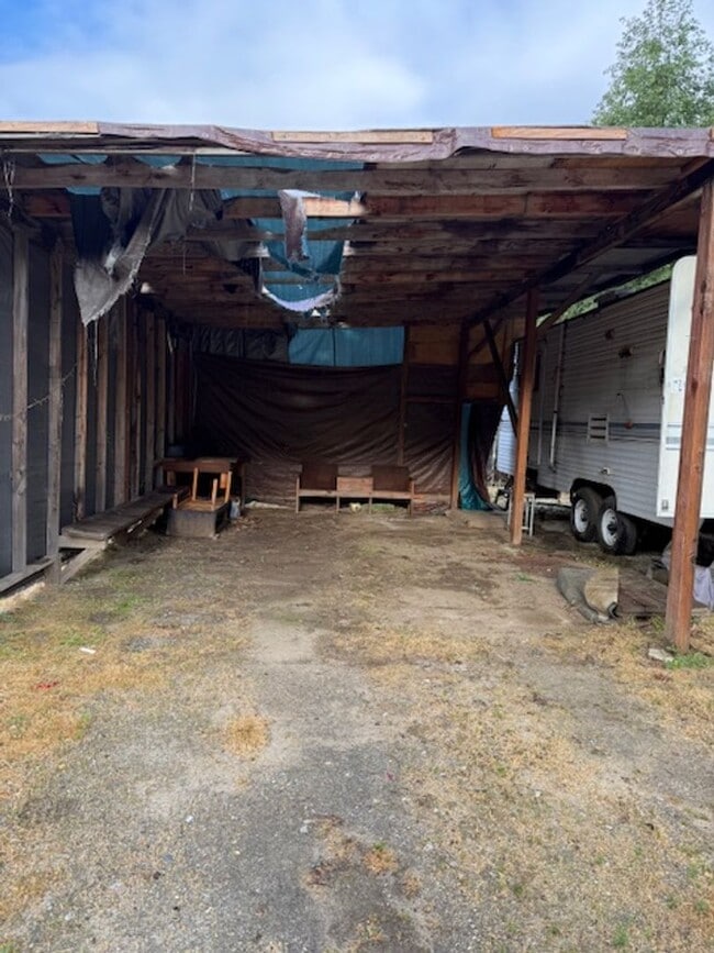 Building Photo - Cachagua (18800)