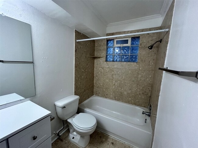 Building Photo - 807 Heights Blvd