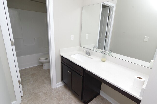 Building Photo - 129 Vermillion Dr