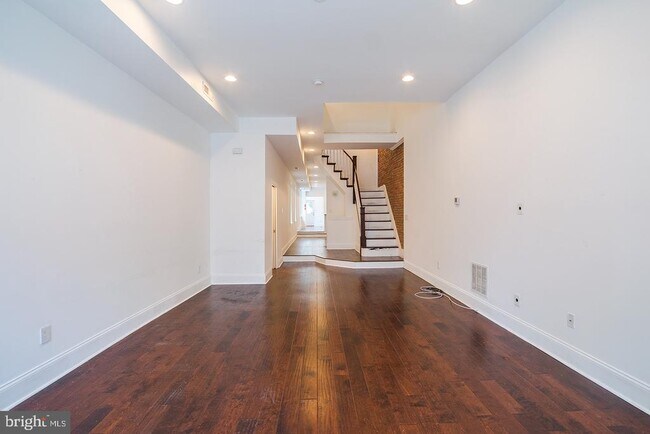 Building Photo - 1212 N 5th St