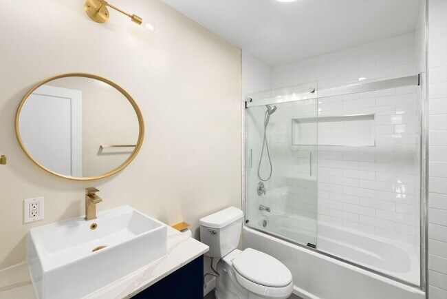 Building Photo - Beautiful Duplex In Highly Desirable San Rafael!