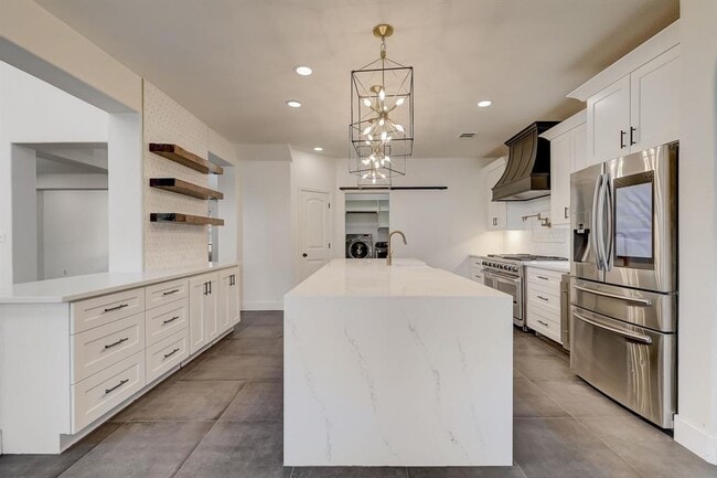 Building Photo - 16012 Spillman Ranch Loop