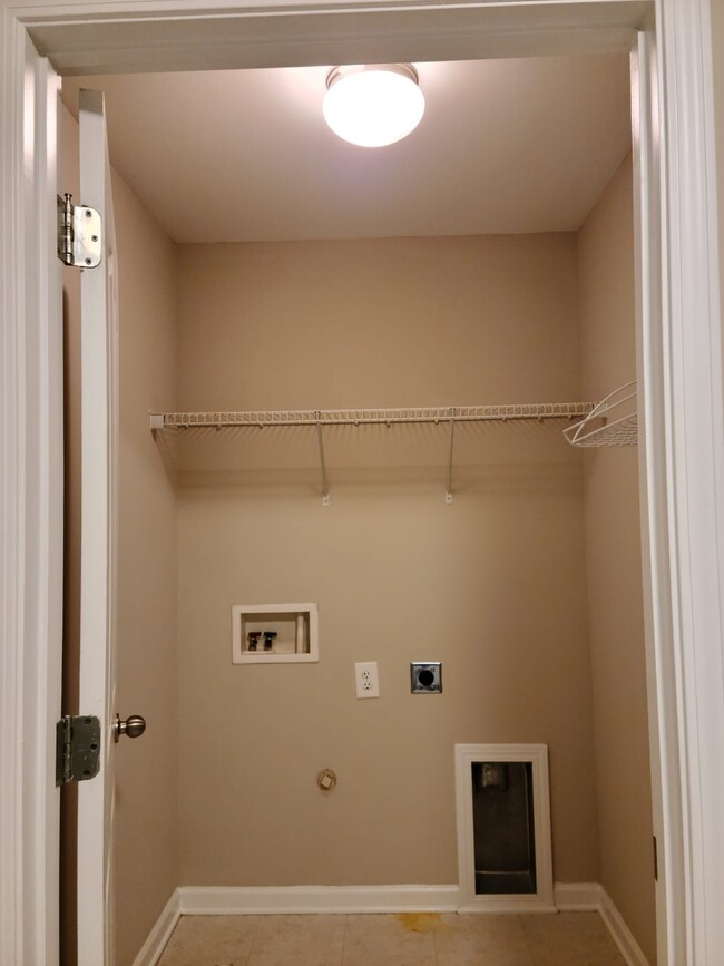 Building Photo - 10240 Blakeney Preserve Dr