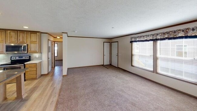 Building Photo - 140 American Ave