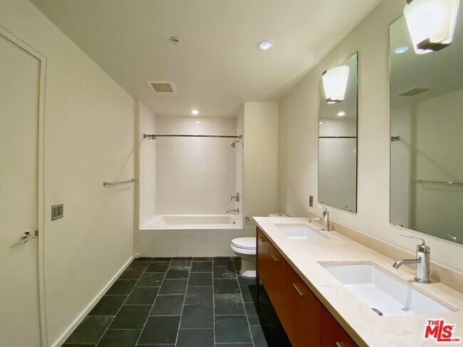 Building Photo - 1155 S Grand Ave