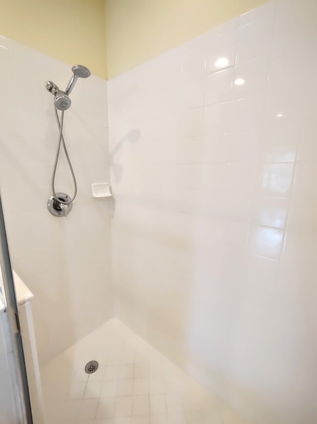 Building Photo - 300 Via Castilla