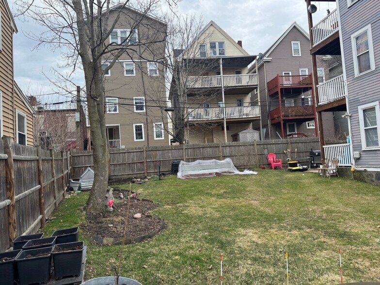 Building Photo - 21 Haverford Street