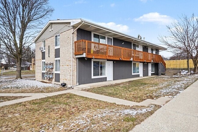 Building Photo - 2727 Madelyn Dr SW