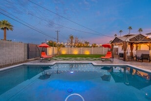 Building Photo - 7902 E Latham St