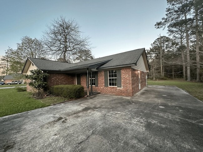 Building Photo - 730 Dover Ln