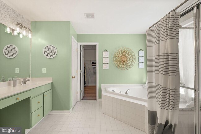 Building Photo - 6050 Smooth Stone Pl