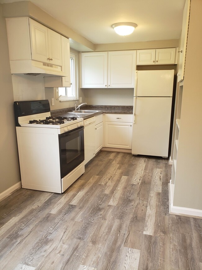Primary Photo - 4054 Mt Royal Blvd
