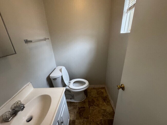 Building Photo - 1895 S Lauderdale St