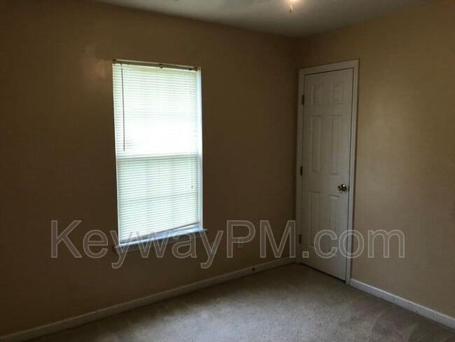 Building Photo - 1017 Caddenwoods Dr