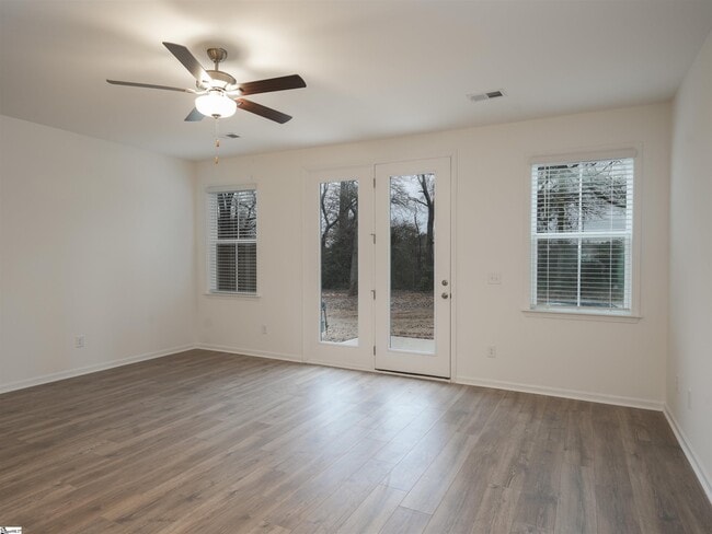 Building Photo - 250 Bryland Wy
