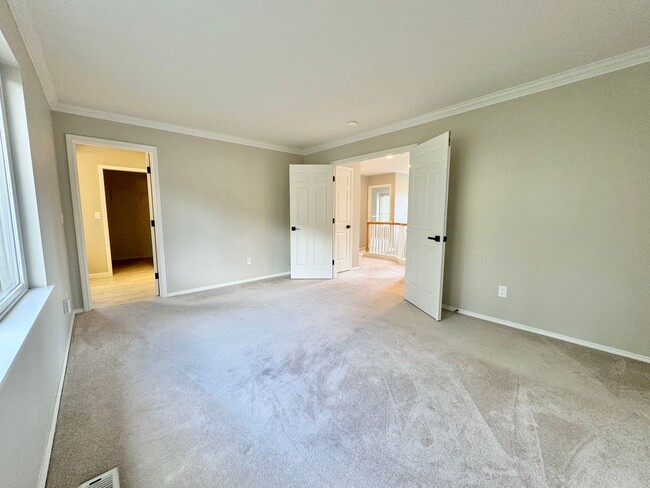 Building Photo - 3 Bd / 2.5 Ba Newcastle Home