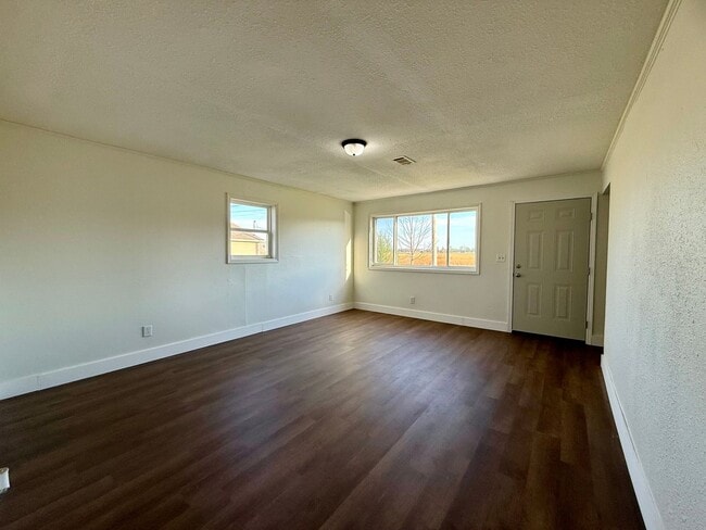 Building Photo - 3 Bedroom/1.Bathroom Home in Paragould AR - $1,150/month