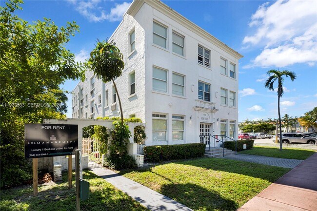 Building Photo - 924 Marseille Dr