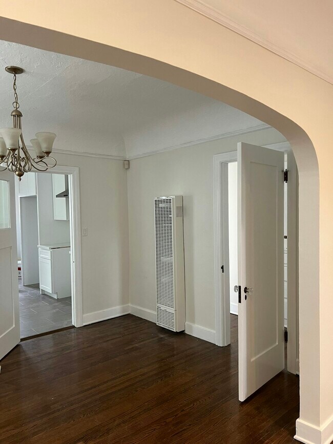 Building Photo - 7826 La Salle Ave