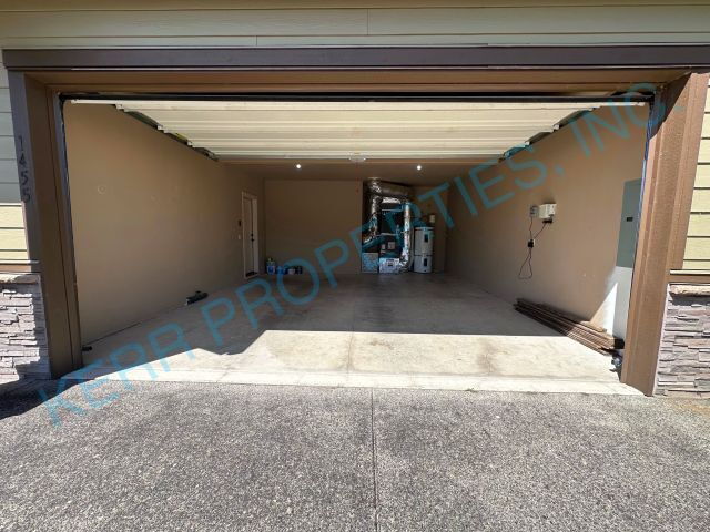 Building Photo - Spacious 5-Bedroom Retreat with 3407 Sq Ft...
