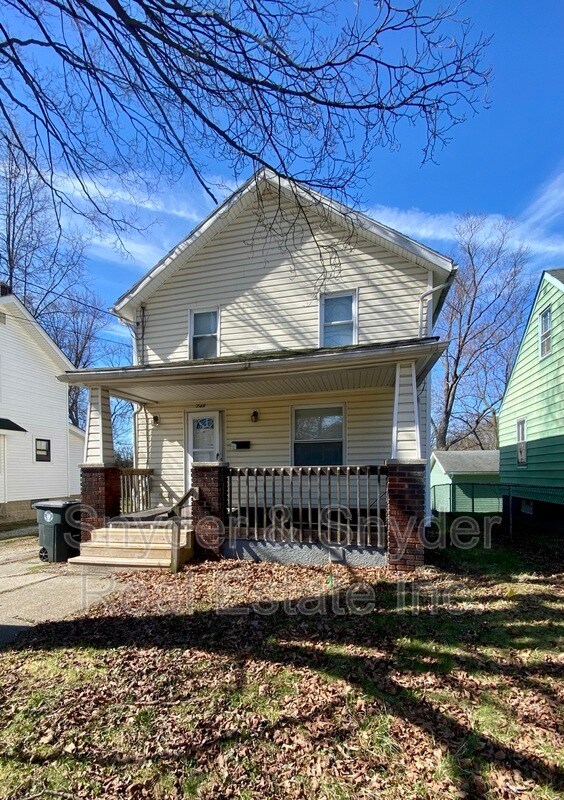 Building Photo - 748 Merton Ave