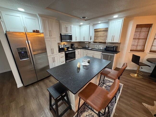 Building Photo - 6008 Yale St